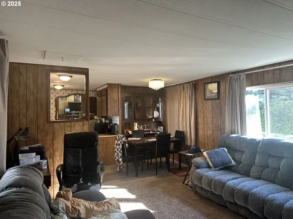 98825 PLEASANT HILL DR #15, Brookings, OR 97415