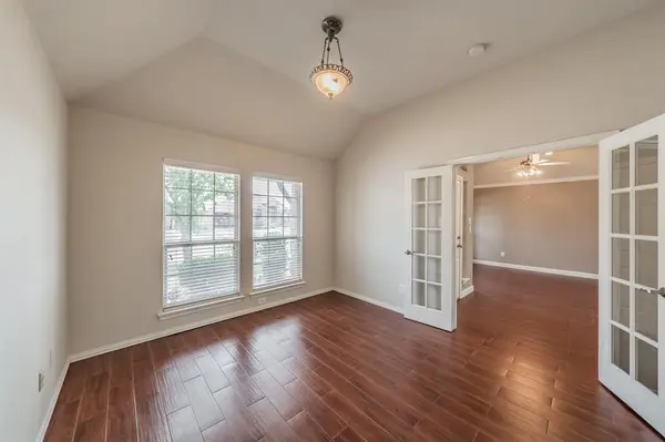 1020 Boscombe Court, Grand Prairie, TX 75052