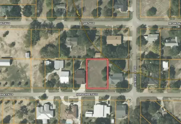 618 Horseshoe Falls Dr, Canyon Lake, TX 78133