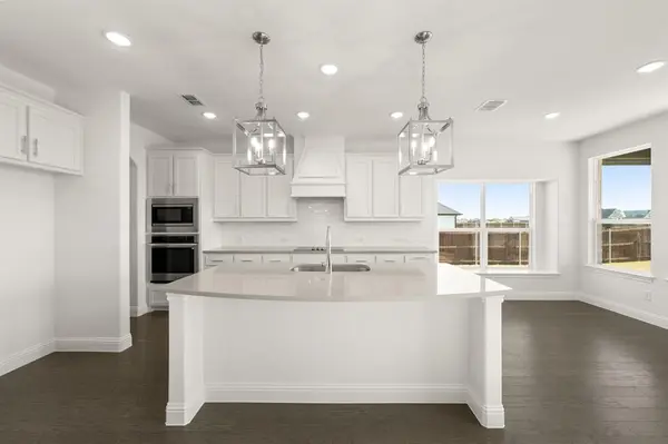 109 Golden Jackal Court, Godley, TX 76044