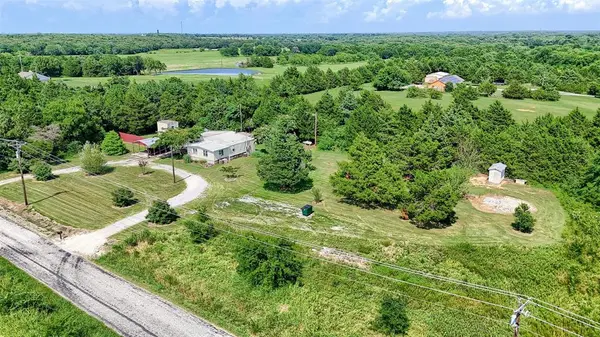 2447 Cemetery Road, Pottsboro, TX 75076