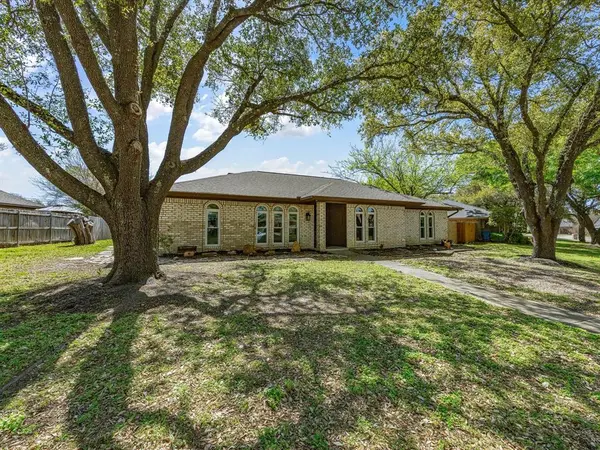 1901 Yorkstown Drive, Ennis, TX 75119