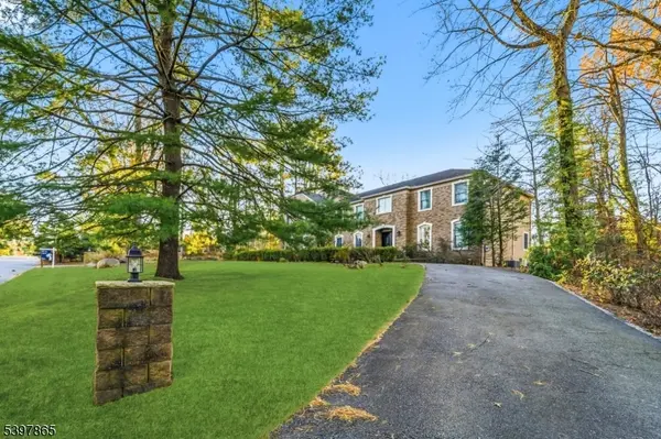 27 Pine Hill Rd, Old Tappan Boro, NJ 07675