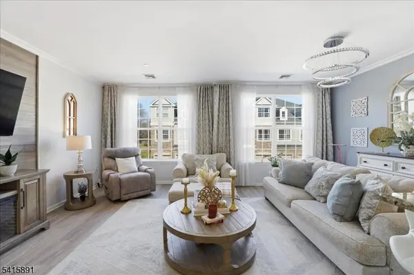 612 Lopez Ln, Morris Plains Boro, NJ 07950