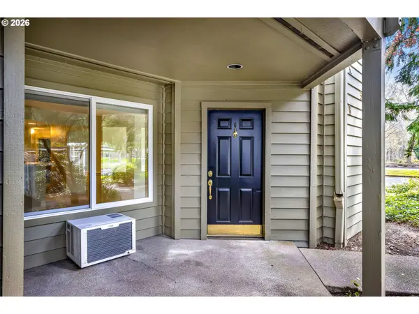 5054 FOOTHILLS DR #B, Lake Oswego, OR 97034