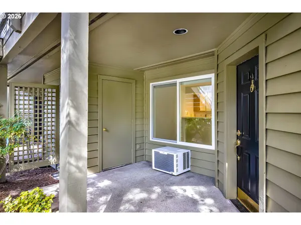 5054 FOOTHILLS DR #B, Lake Oswego, OR 97034