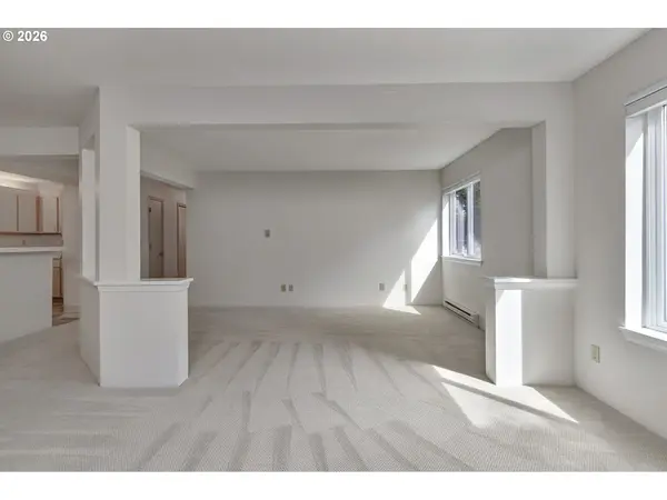 5054 FOOTHILLS DR #B, Lake Oswego, OR 97034