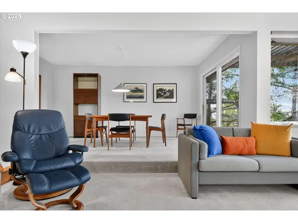 10185 SE WALNUT DR, Happy Valley, OR 97086