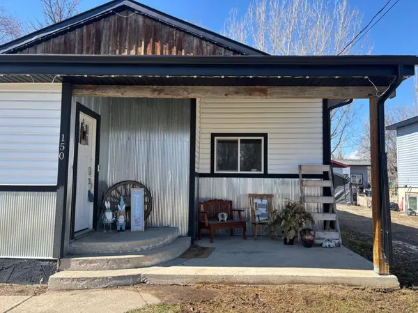 150 S 1 ST W, Magrath, AB T0K 1J0