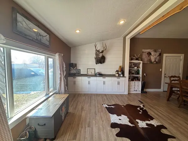 150 S 1 ST W, Magrath, AB T0K 1J0