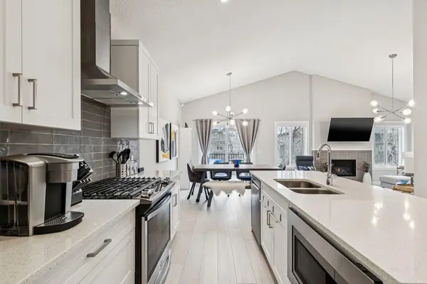 103 Walgrove GN SE, Calgary, AB T2X 0M7