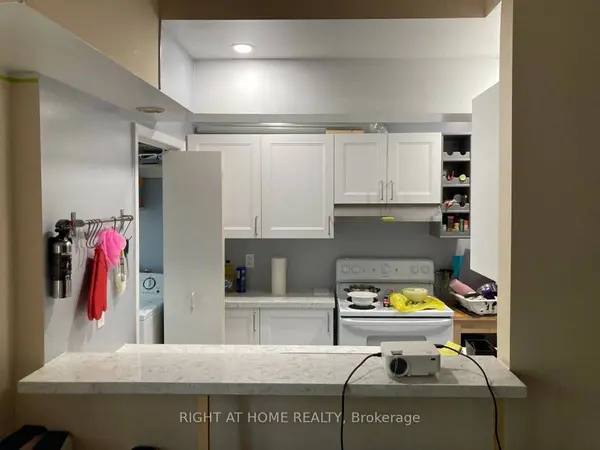 210 McCaul ST #Unit 2, Toronto C01, ON M5T 1W5