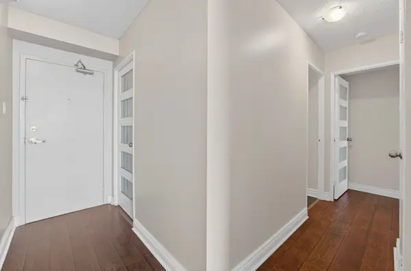 121 Ling RD #1211, Toronto E10, ON M1E 4Y2