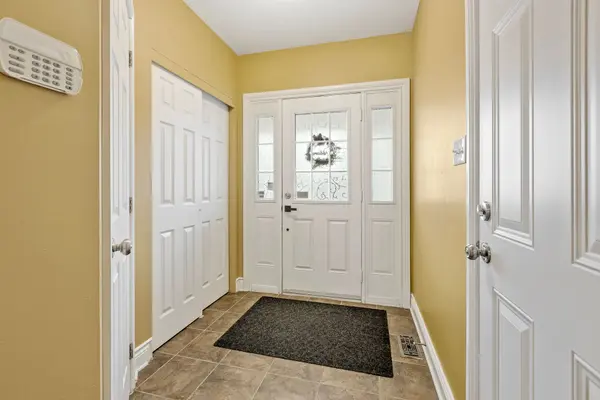 200 Idlewild Private, Barrhaven, ON K2J 0P4