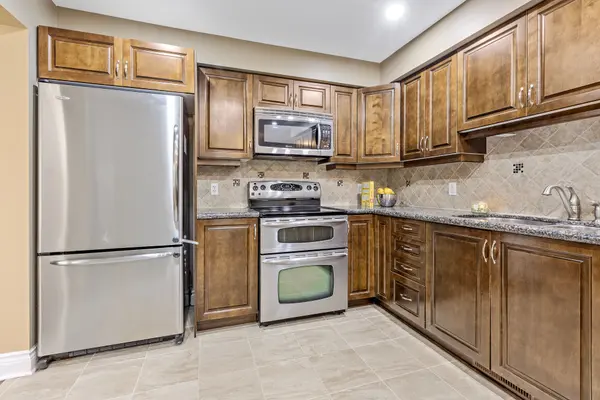 200 Idlewild Private, Barrhaven, ON K2J 0P4