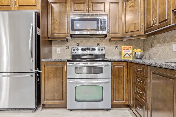 200 Idlewild Private, Barrhaven, ON K2J 0P4