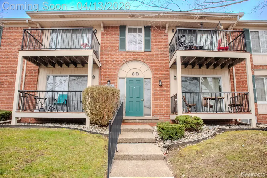 12025 Ina DR #98, Sterling Heights, MI 48312