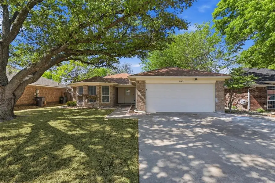 1140 W Hills Terrace, Saginaw, TX 76179