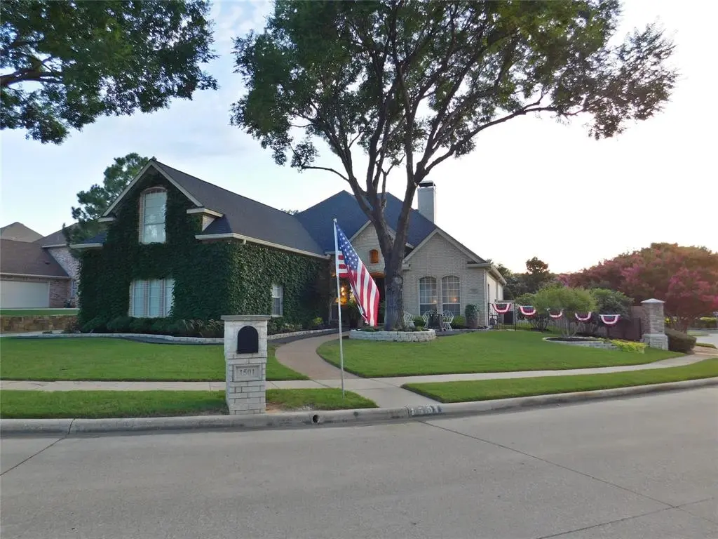 1501 Oakhollow Drive, Corinth, TX 76210