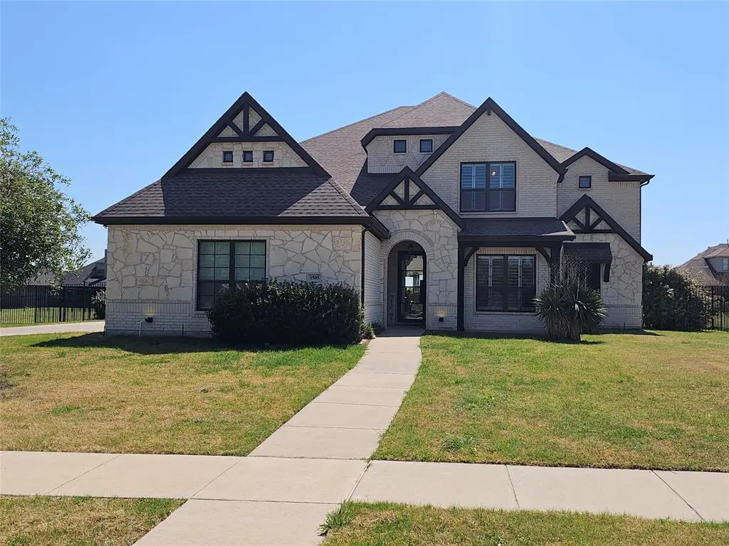 1505 Hudson Drive, Ennis, TX 75119