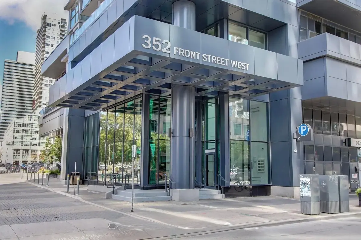 352 Front ST W #210, Toronto C01, ON M5V 0K3
