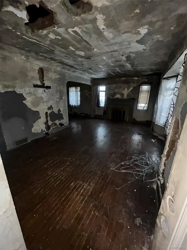 3302 Van Buren AVE, Flint, MI 48503