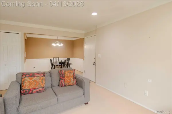 12025 Ina DR #98, Sterling Heights, MI 48312