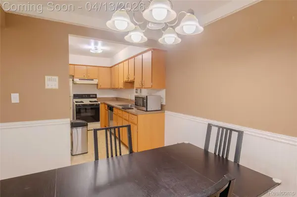 12025 Ina DR #98, Sterling Heights, MI 48312