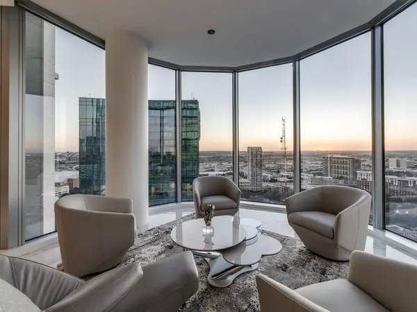 2900 Mckinnon Street #2204, Dallas, TX 75201