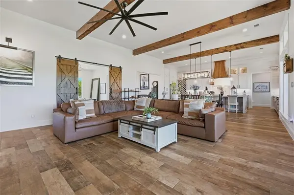 1726 County Road 1255, Savoy, TX 75479