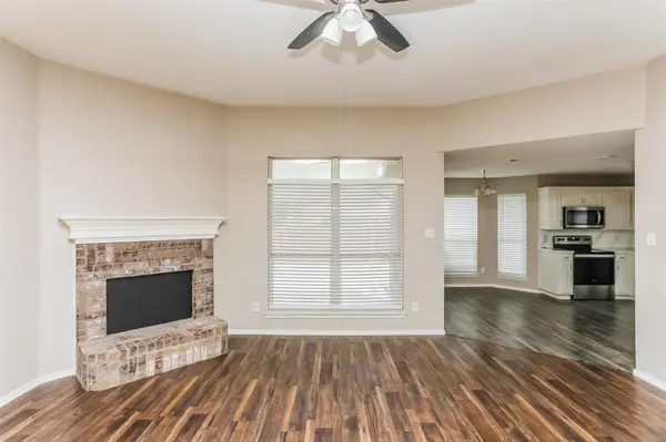 346 Mesquite Hill Drive, Arlington, TX 76002