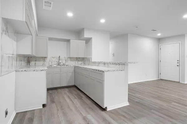 726 Skyline Drive, Duncanville, TX 75116