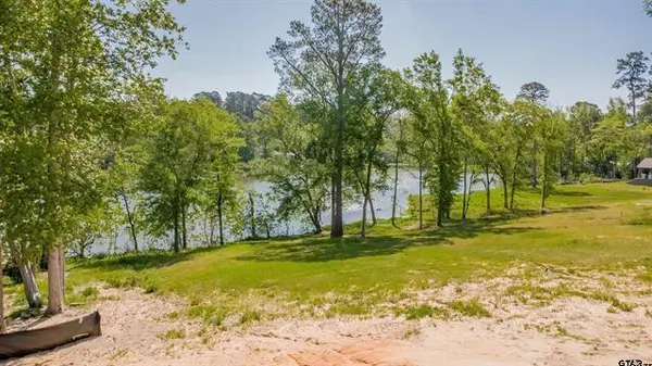 1217 Chateau Lane #B, Lindale, TX 75771