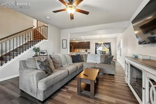 8121 Burl Wood DR, Colorado Springs, CO 80908