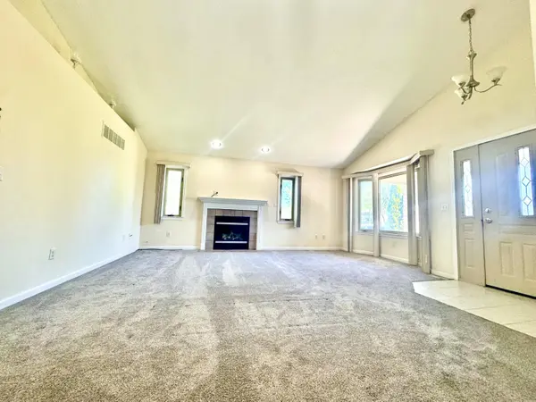 15338 Flanders ST, Southgate, MI 48195