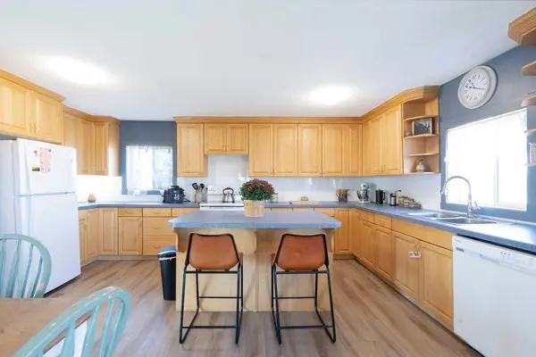 340044 Range Road 215, Rural Starland County, AB T0J 2B0