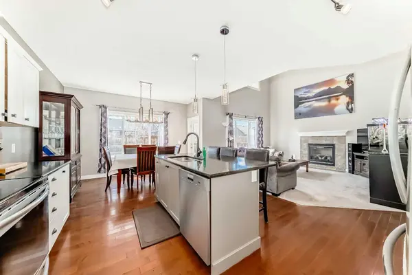 817 3 ST SW, Diamond Valley, AB T0L 0H0