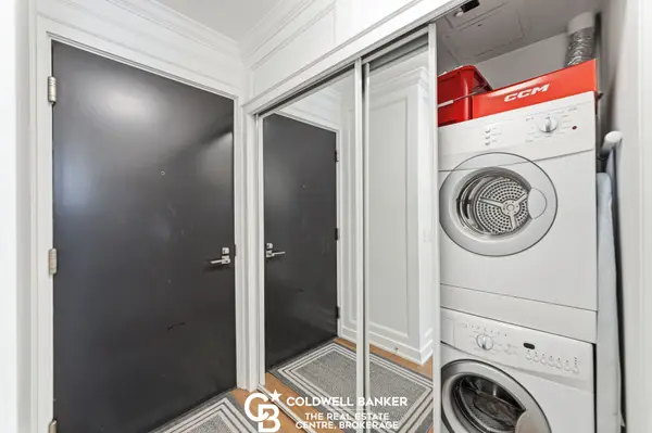 15 Beverley ST #408, Toronto C01, ON M5T 0B3