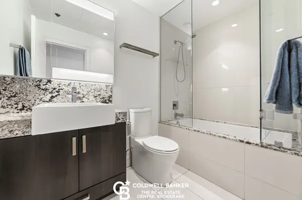 15 Beverley ST #408, Toronto C01, ON M5T 0B3