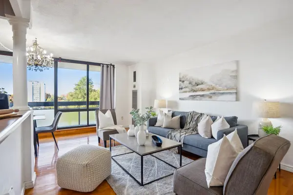 260 Seneca Hill DR #702, Toronto C15, ON M2J 4S6