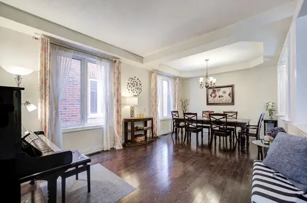 28 Mancini CRES, Richmond Hill, ON L4E 0T1