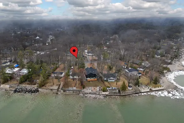 1807 Tiny Beaches RD S, Tiny, ON L0L 1P1