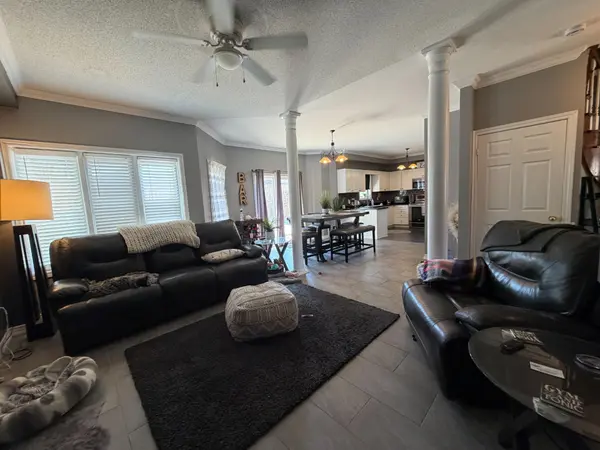 422 Mapleton AVE, Barrie, ON L4N 0Z8