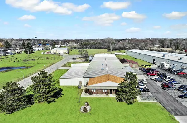 800 Woodside DR, St Louis, MI 48880