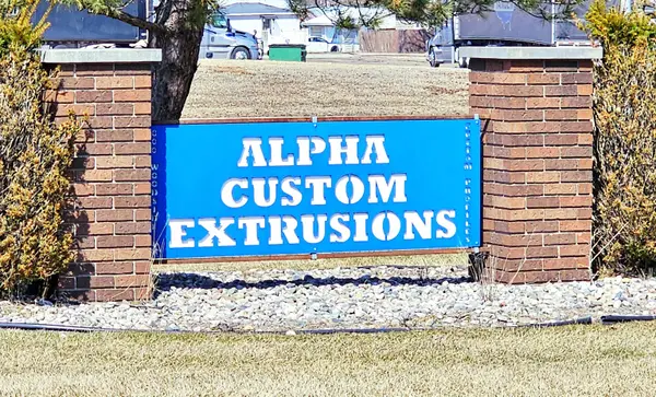 800 Woodside DR, St Louis, MI 48880