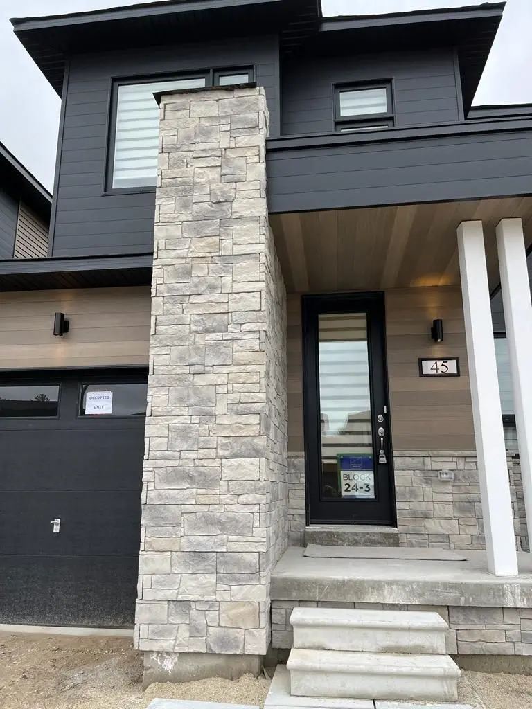 45 Eberhardt DR E, Wasaga Beach, ON L9Z 0K5