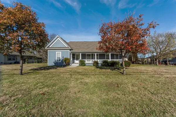 311 Summit Street, Farmersville, TX 75442