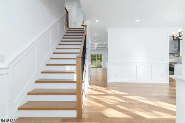 100 Van Doren Ave, Chatham Boro, NJ 07928