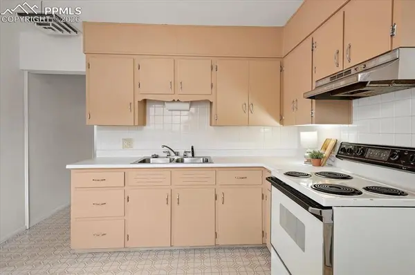 1726 Moore AVE, Pueblo, CO 81005