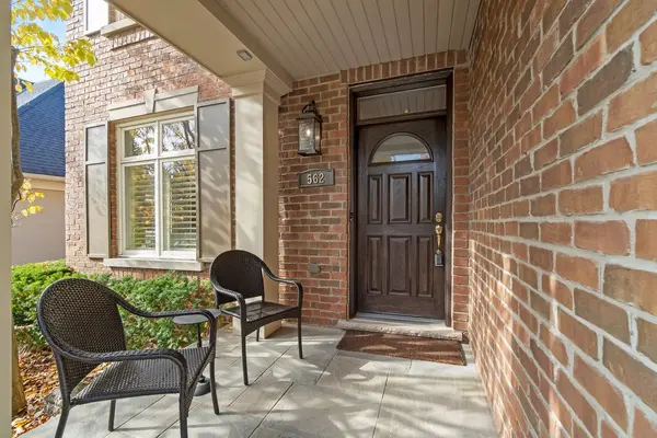 562 Gladwyne CT, Mississauga, ON L5H 4L4